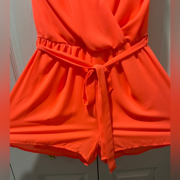 Fashion Nova Neon Coral Chiffon Romper NWT - Picture 8 of 13